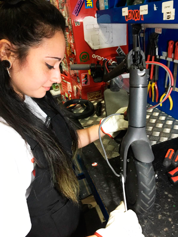 Taller de reparación de patinetes eléctricos